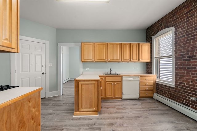 100 Fourth Avenue, Lowell, MA 01854