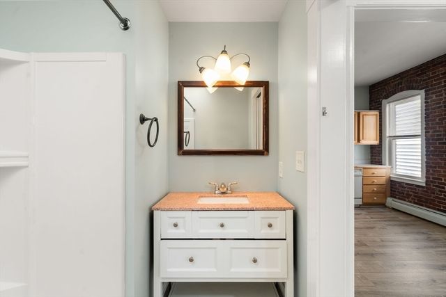 100 Fourth Avenue, Lowell, MA 01854