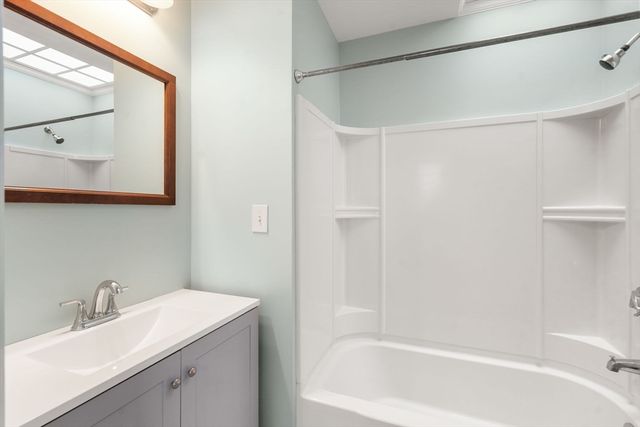 100 Fourth Avenue, Lowell, MA 01854