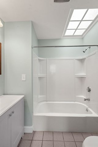 100 Fourth Avenue, Lowell, MA 01854