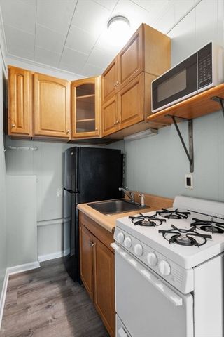 100 Fourth Avenue, Lowell, MA 01854