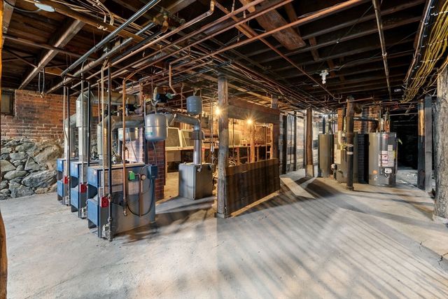 100 Fourth Avenue, Lowell, MA 01854