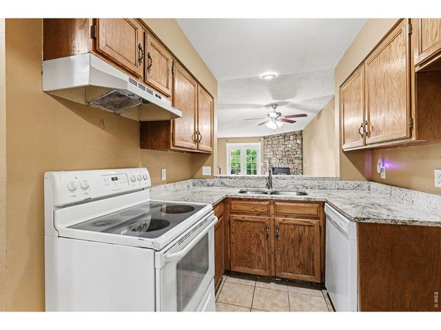 2220 S Jasper Way B, Aurora, CO 80013