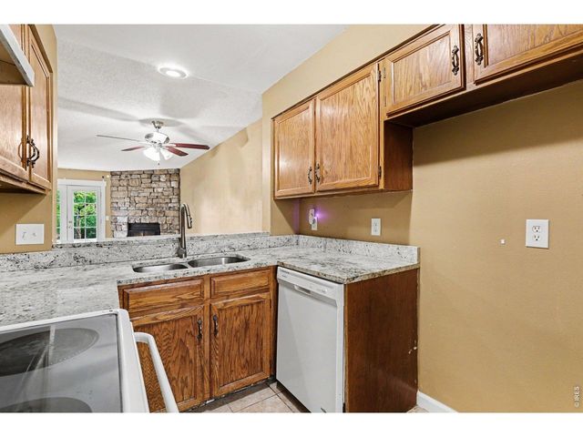 2220 S Jasper Way B, Aurora, CO 80013