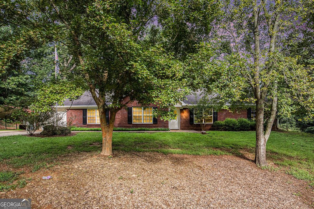 132 Buckeye Point, Commerce, GA 30530