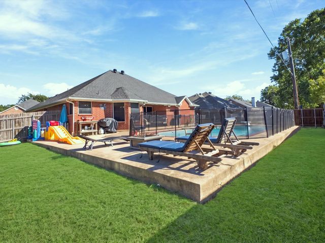 928 Calder Street, Howe, TX 75459