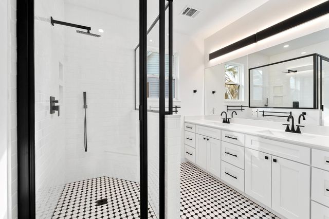 1500 Sylvan Glade 2A, Austin, TX 78745