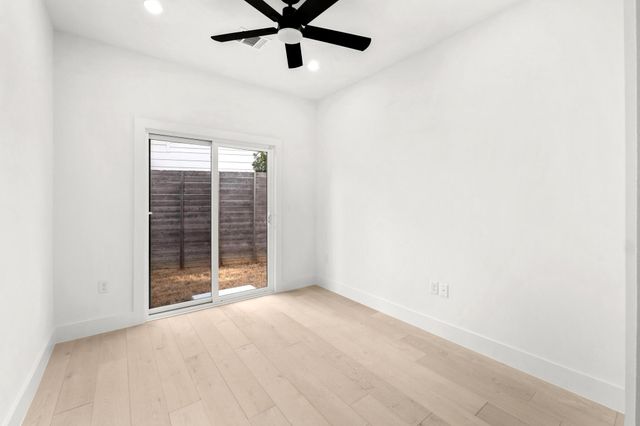 1500 Sylvan Glade 2A, Austin, TX 78745