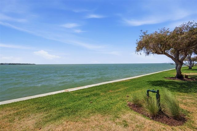 7400 SUNSHINE SKYWAY LANE S 121, St Petersburg, FL 33711