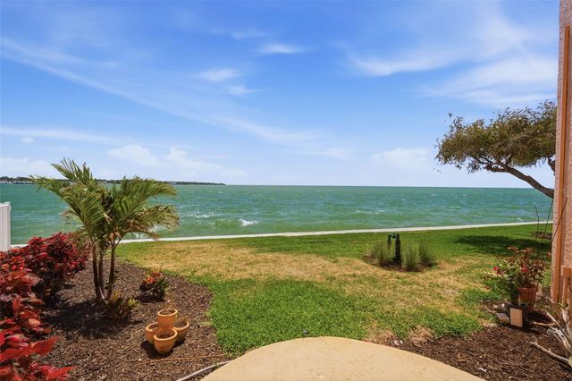 7400 SUNSHINE SKYWAY LANE S 121, St Petersburg, FL 33711