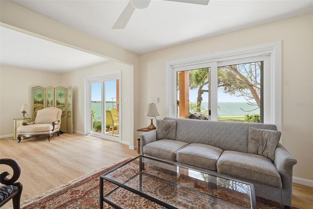 7400 SUNSHINE SKYWAY LANE S 121, St Petersburg, FL 33711