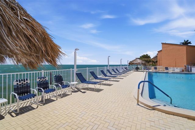 7400 SUNSHINE SKYWAY LANE S 121, St Petersburg, FL 33711