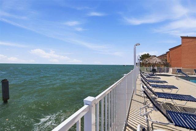 7400 SUNSHINE SKYWAY LANE S 121, St Petersburg, FL 33711