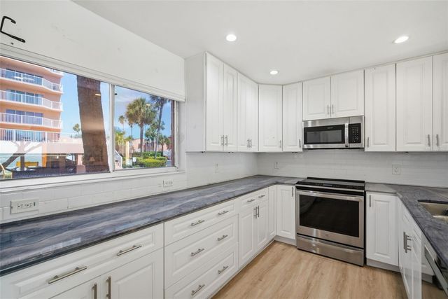 7400 SUNSHINE SKYWAY LANE S 121, St Petersburg, FL 33711