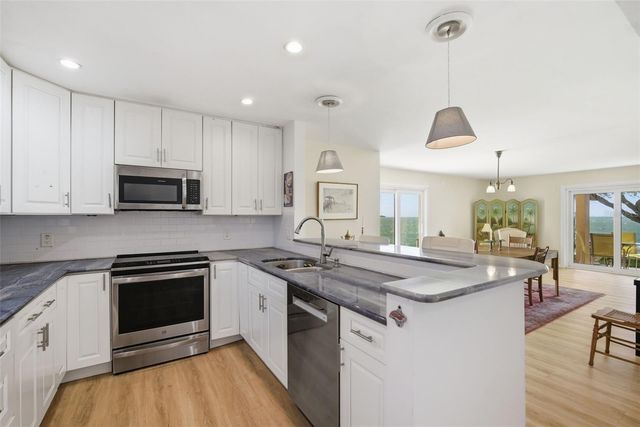 7400 SUNSHINE SKYWAY LANE S 121, St Petersburg, FL 33711
