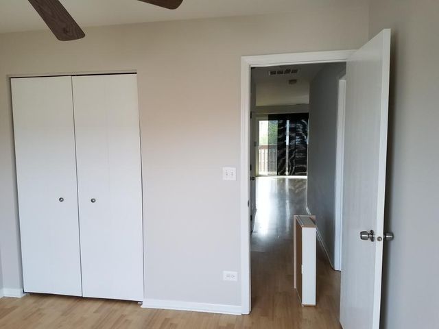 705 E Whispering Oaks Drive 705, Palatine, IL 60074