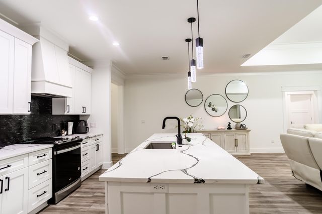 192 Bayou Circle, Freeport, FL 32439