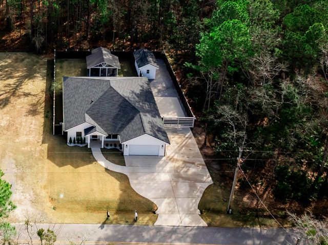 192 Bayou Circle, Freeport, FL 32439