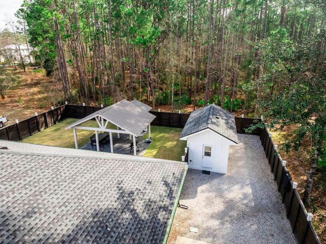 192 Bayou Circle, Freeport, FL 32439