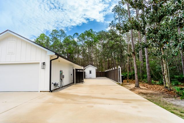 192 Bayou Circle, Freeport, FL 32439