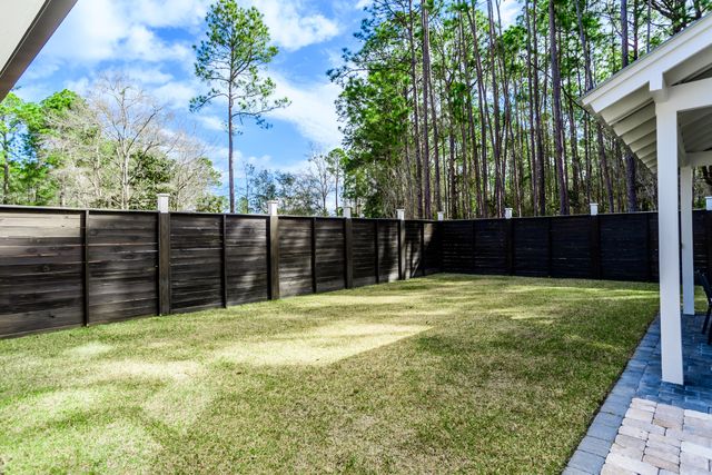 192 Bayou Circle, Freeport, FL 32439