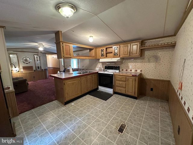 110 WINSLOW DR, Augusta, WV 26704