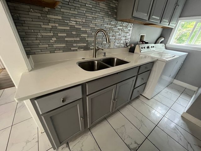 30 Lewis 1, Worcester, MA 01610