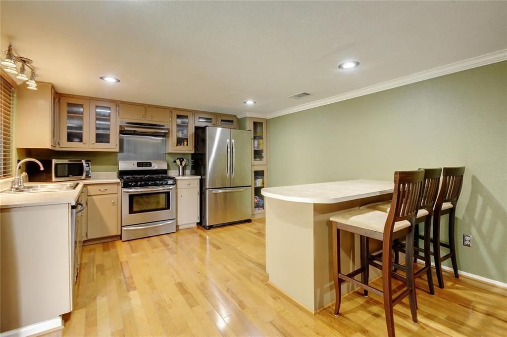 8203 Beaver Brook LN, Austin, TX 78748