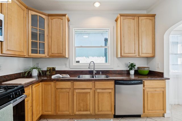 5534 Adeline, Oakland, CA 94608