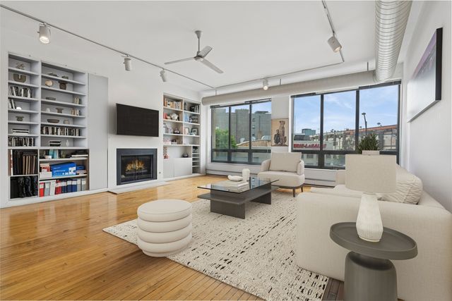 957 W HURON Street 2, Chicago, IL 60642