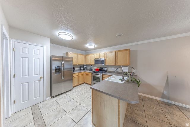 810 S 175 E, Layton, UT 84041