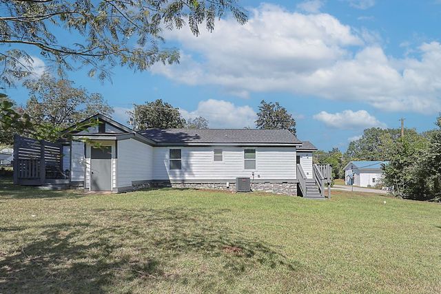 326 Mobley Street, Hamilton, GA 31811