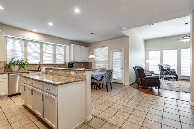 3609 Dalton Street, Fort Worth, TX 76244
