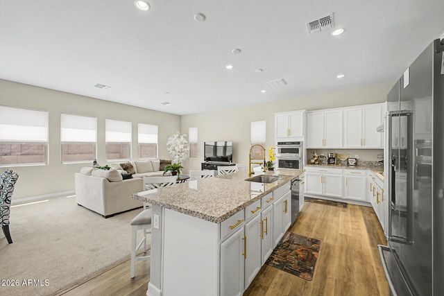 3983 W SERPENTINE Drive, San Tan Valley, AZ 85144