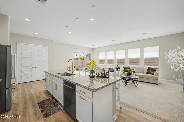 3983 W SERPENTINE Drive, San Tan Valley, AZ 85144
