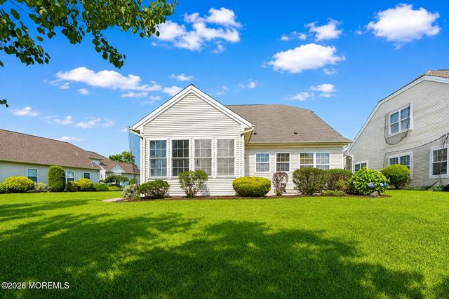 29 Arcadia Drive, Manchester, NJ 08759