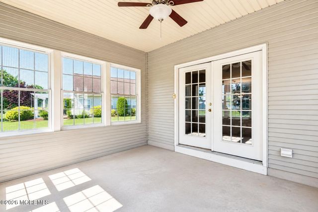 29 Arcadia Drive, Manchester, NJ 08759
