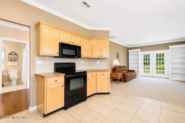 29 Arcadia Drive, Manchester, NJ 08759