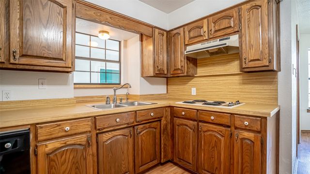 3713 Indian Creek Trail, Granbury, TX 76049