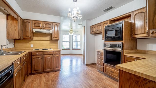 3713 Indian Creek Trail, Granbury, TX 76049