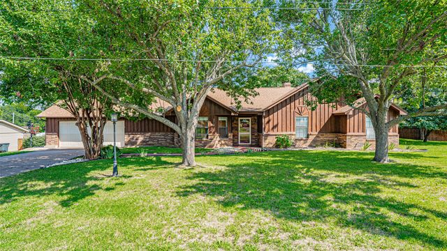 3713 Indian Creek Trail, Granbury, TX 76049