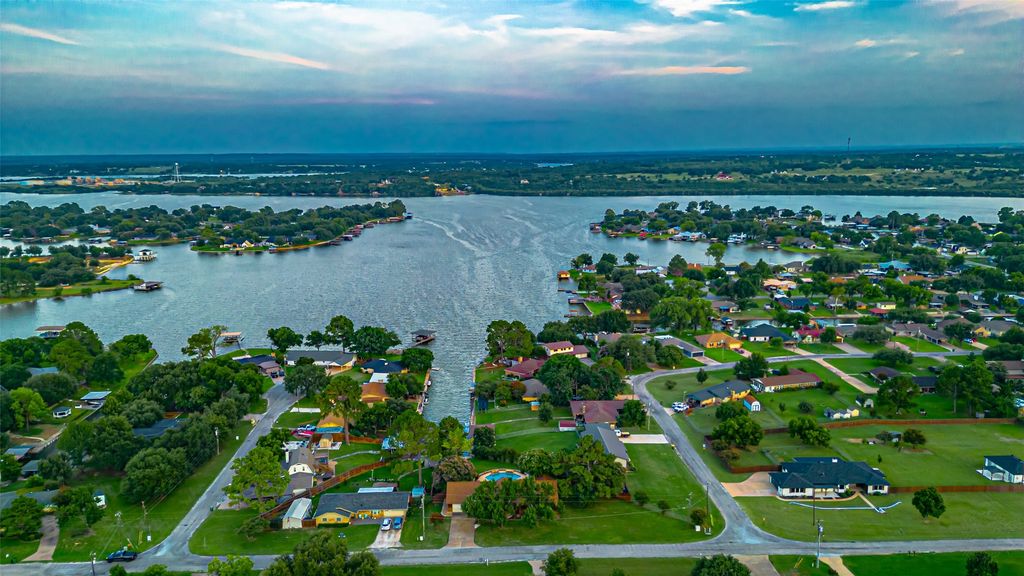 3713 Indian Creek Trail, Granbury, TX 76049