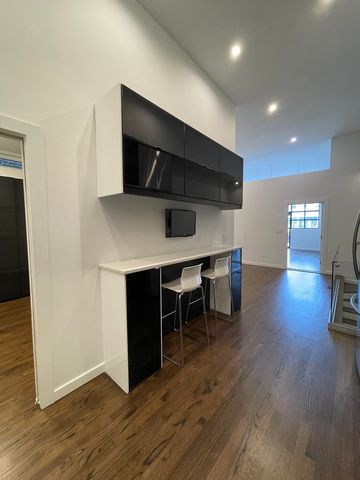 1451 N ASHLAND Avenue S, Chicago, IL 60622