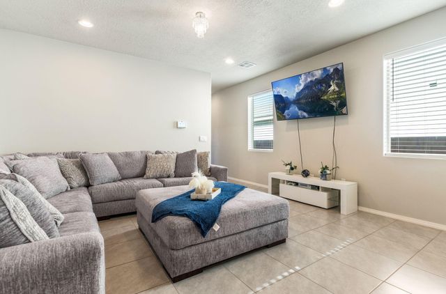 6488 Gannett Drive NE, Rio Rancho, NM 87144