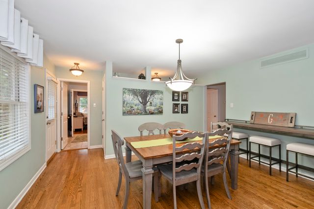 5301 howard Avenue, Western Springs, IL 60558