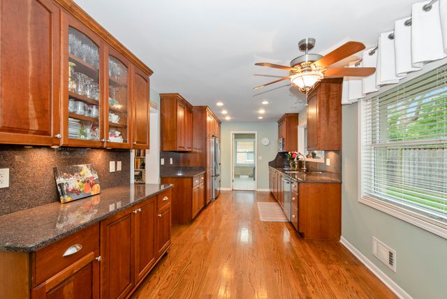 5301 howard Avenue, Western Springs, IL 60558