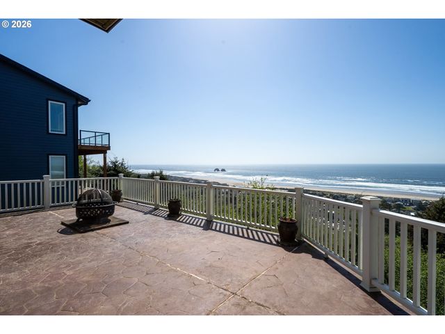 367 LONGVIEW Loop, Rockaway Beach, OR 97136