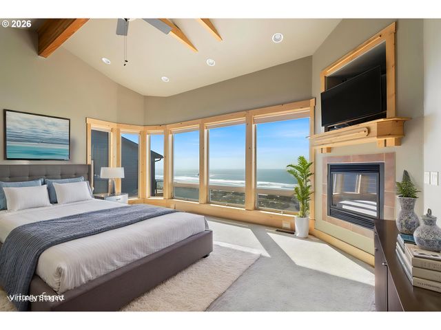 367 LONGVIEW Loop, Rockaway Beach, OR 97136