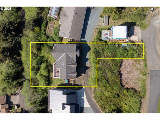 367 LONGVIEW Loop, Rockaway Beach, OR 97136