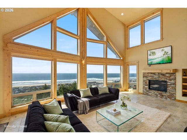 367 LONGVIEW Loop, Rockaway Beach, OR 97136